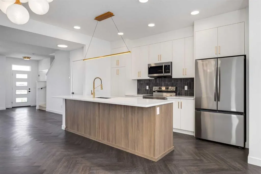 2421 Creeker Lane
