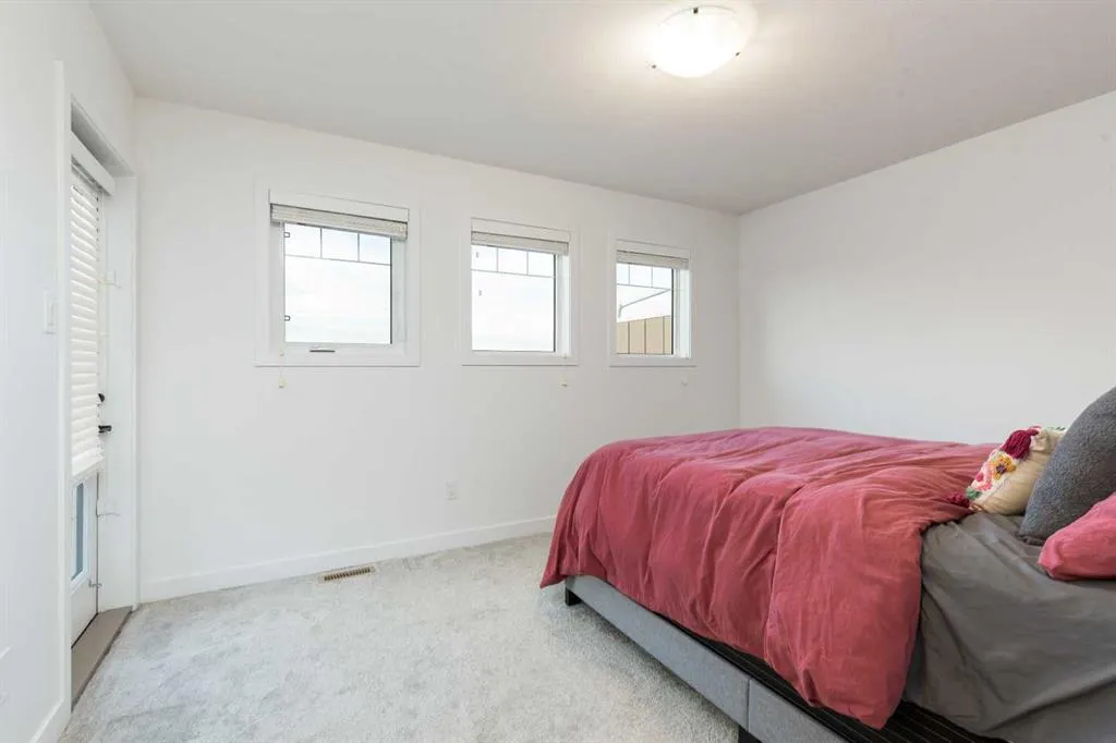 210 Firelight Way W #110