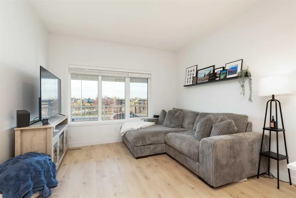 210 Firelight Way W #110