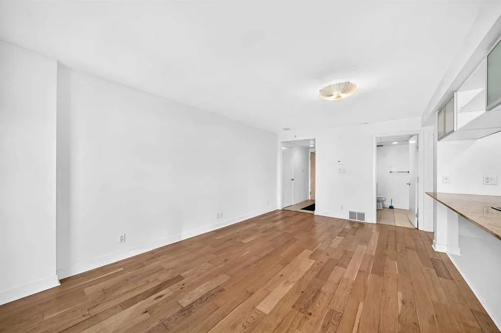 1110 11 Street SW #304