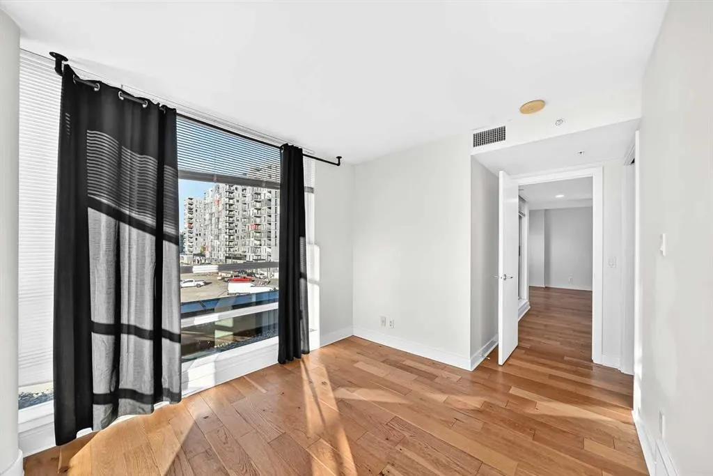 1110 11 Street SW #304