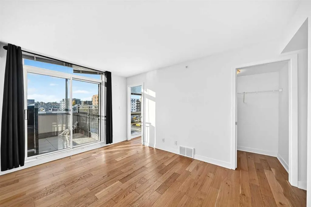 1110 11 Street SW #304