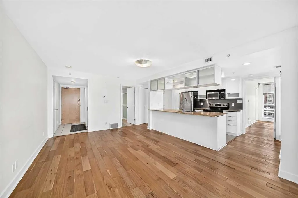 1110 11 Street SW #304