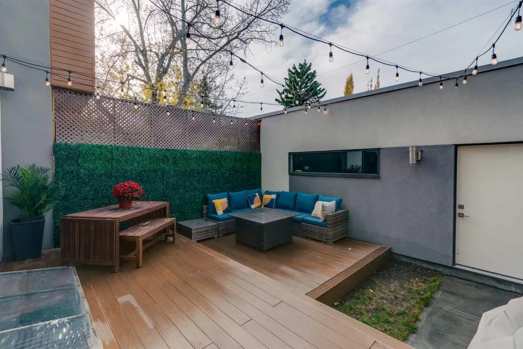 2327B Osborne Crescent SW