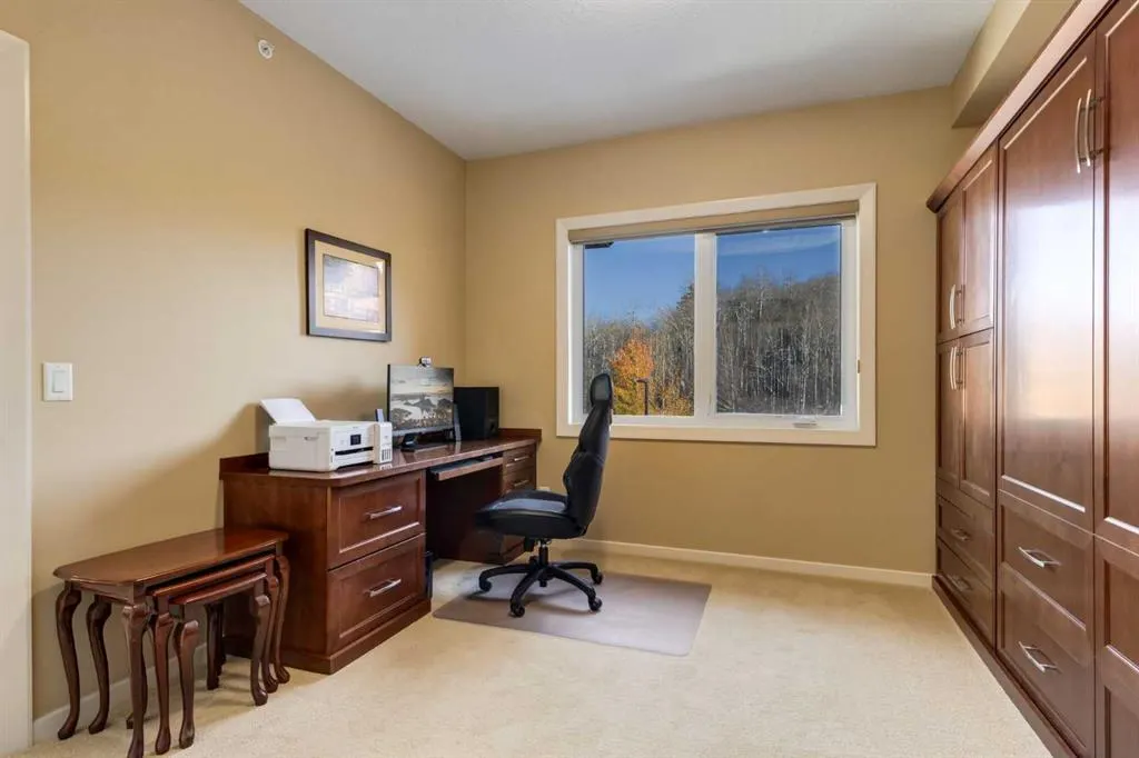 103 Valley Ridge Manor NW #204