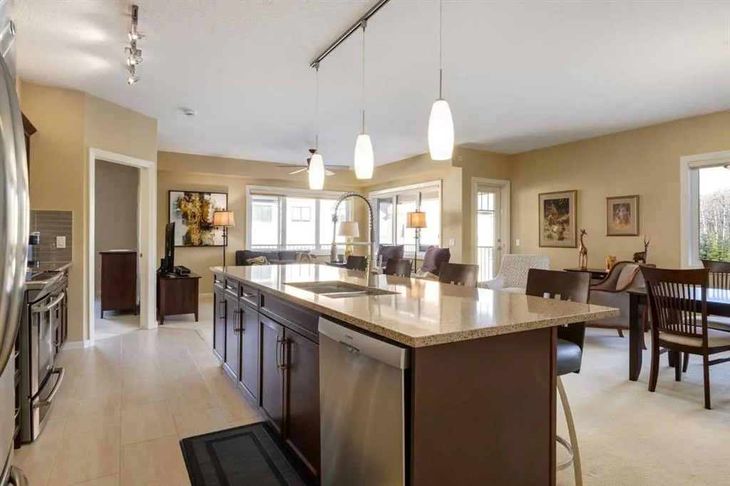 103 Valley Ridge Manor NW #204
