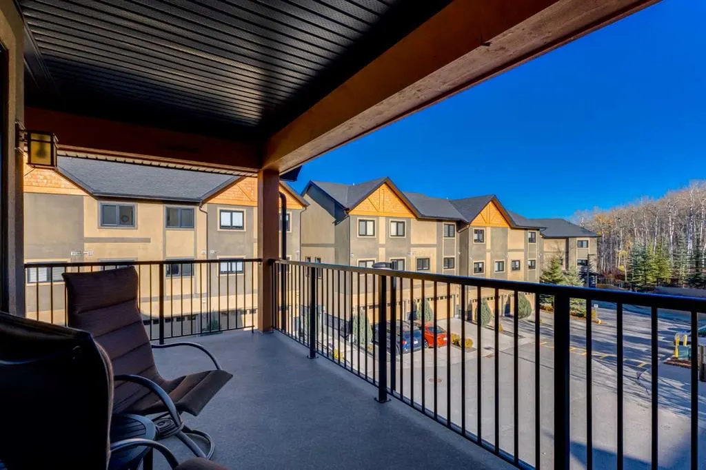 103 Valley Ridge Manor NW #204