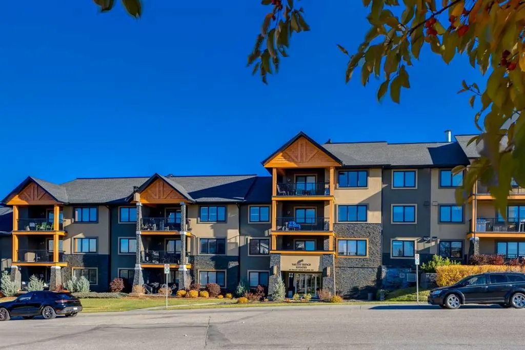 103 Valley Ridge Manor NW #204