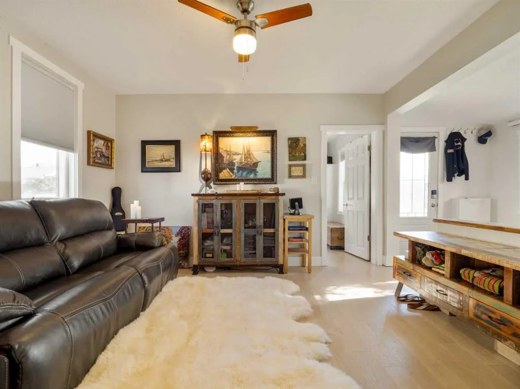 1306 9 Street N