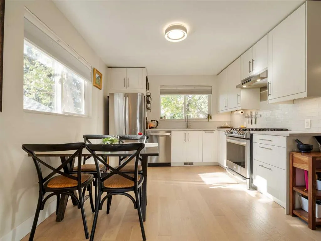 1306 9 Street N