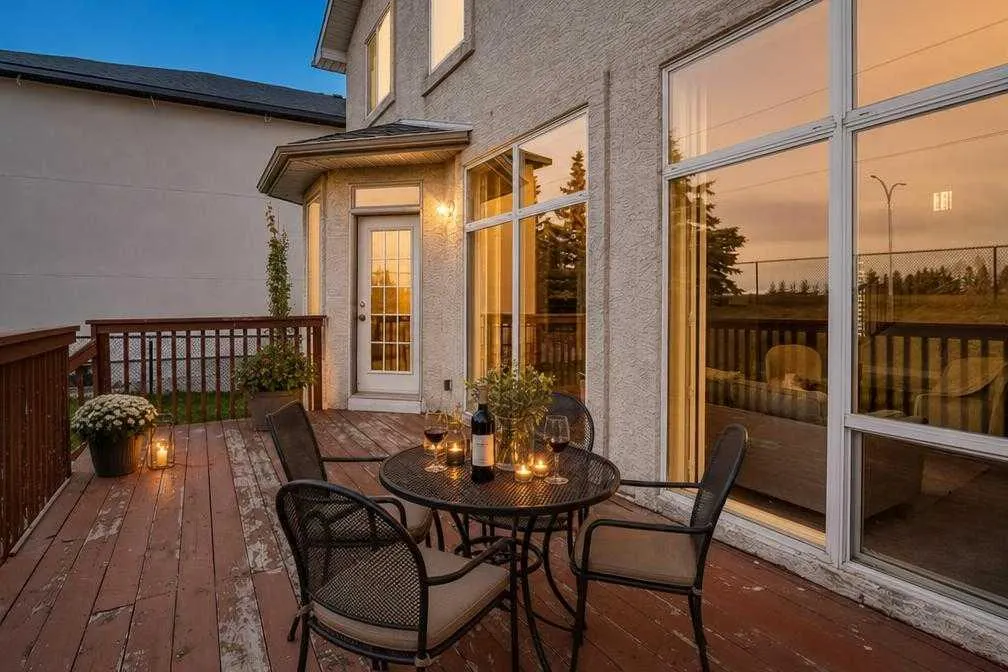 1433 Strathcona Drive SW