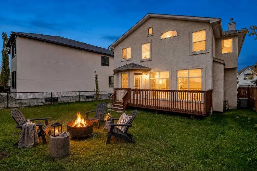 1433 Strathcona Drive SW