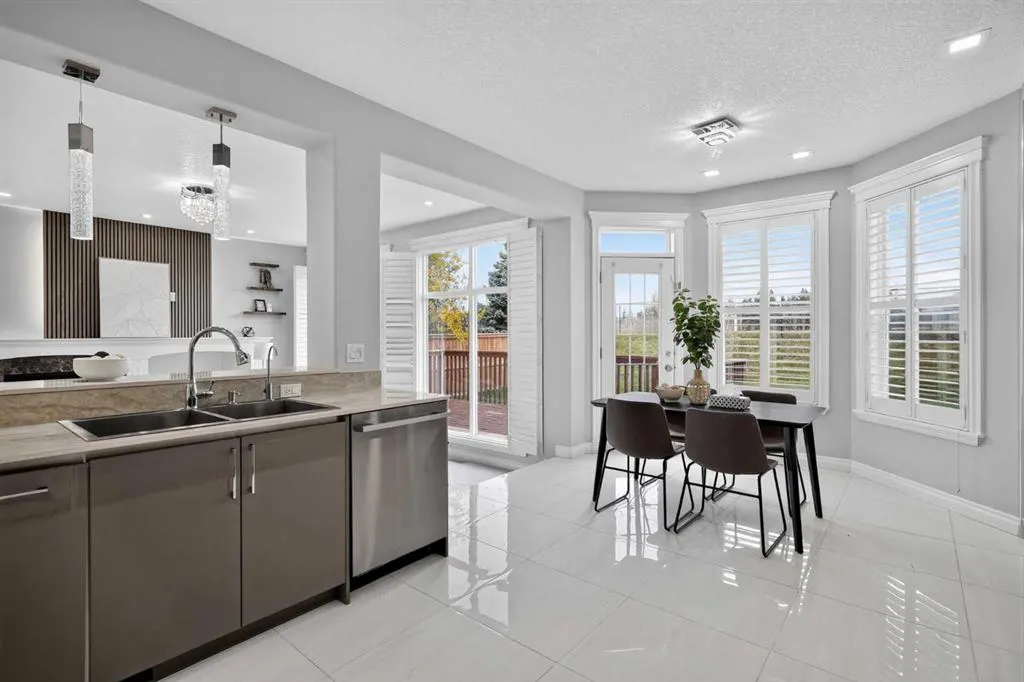 1433 Strathcona Drive SW