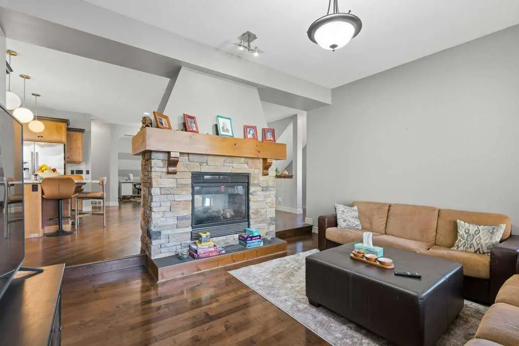 30 Aspen Stone Road SW
