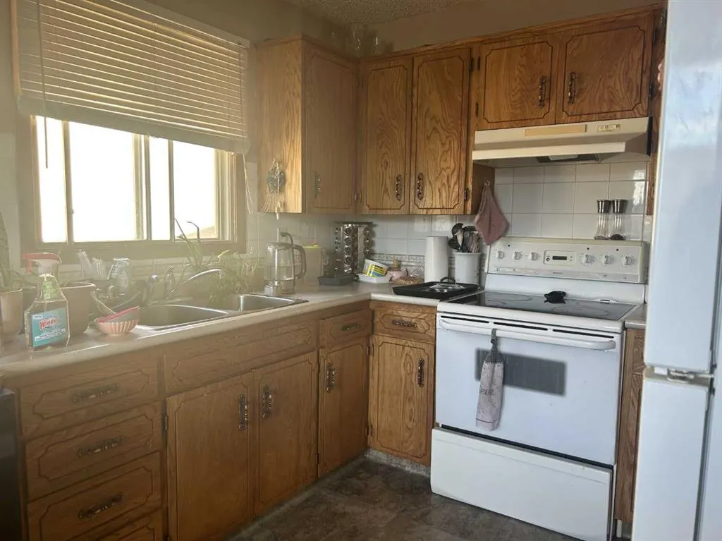 228 & 232 Ross Glen Drive SE