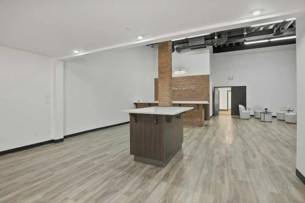 5301 43 Street #116