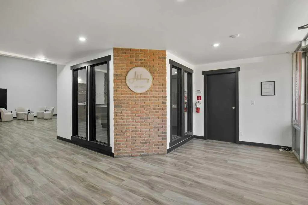 5301 43 Street #116