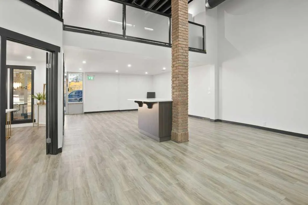 5301 43 Street #116