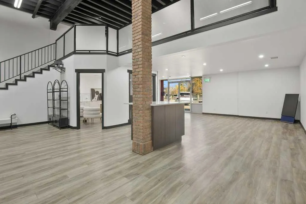 5301 43 Street #116