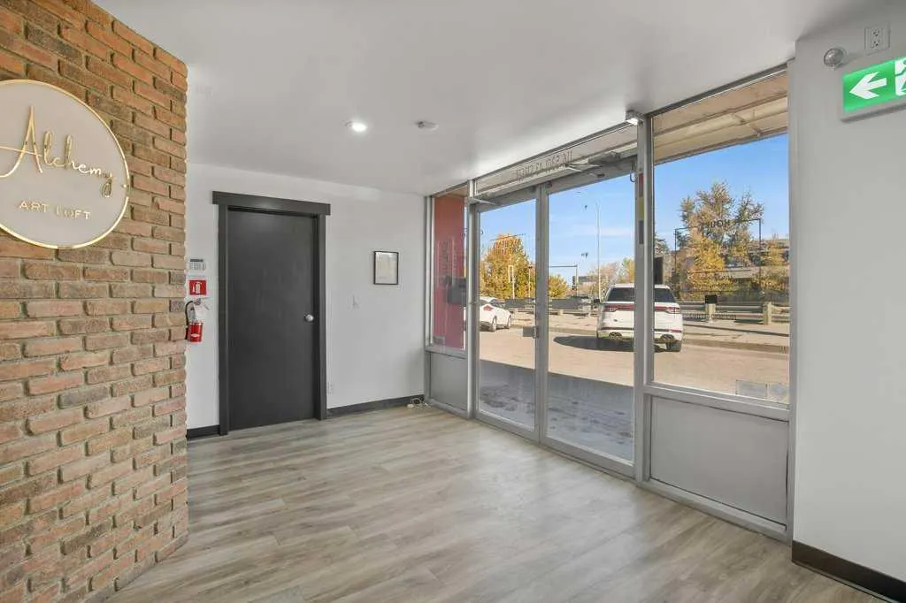 5301 43 Street #116