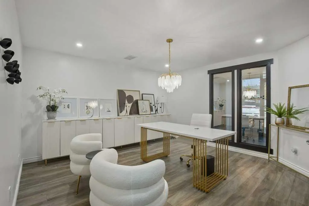 5301 43 Street #116