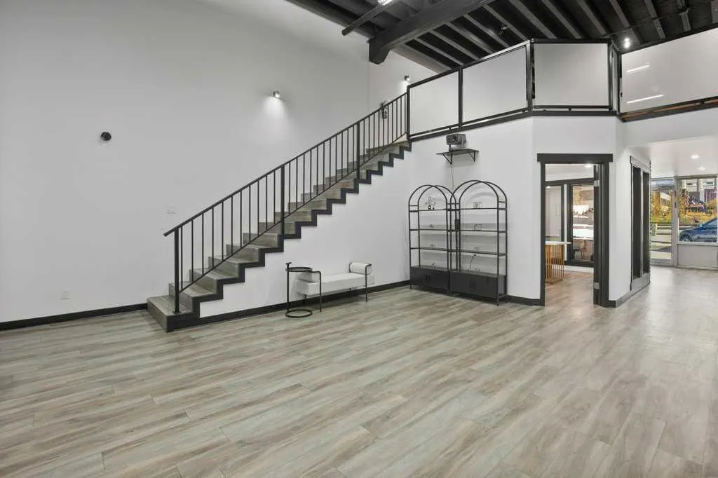 5301 43 Street #116