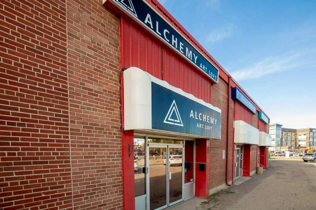 5301 43 Street #116