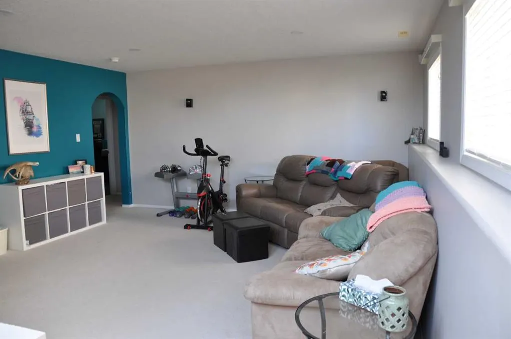 47 Riverbrook Close W