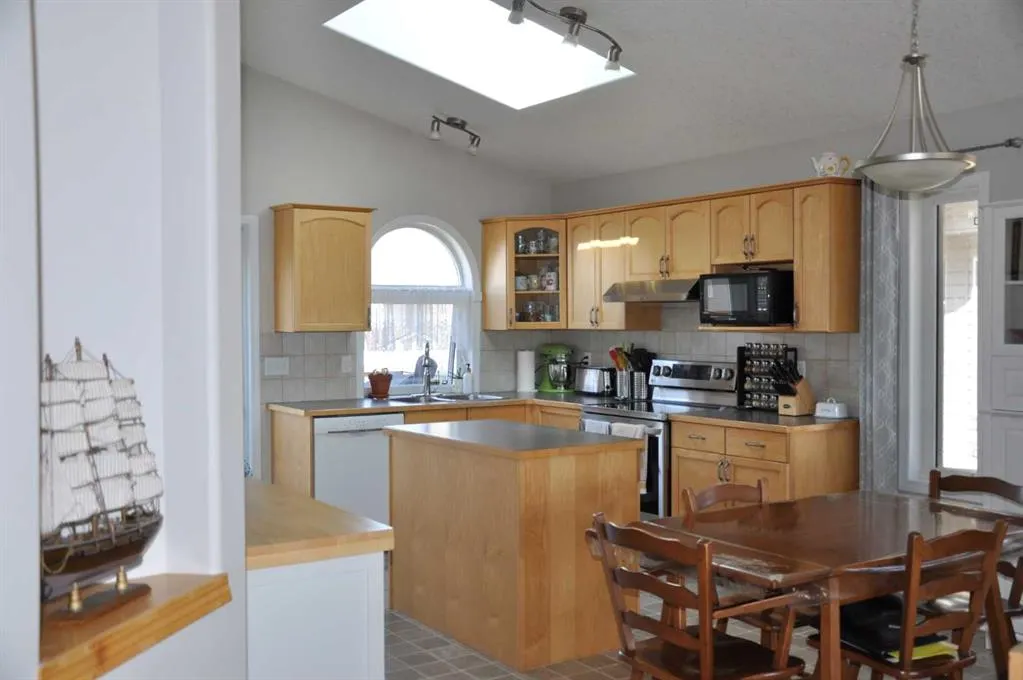 47 Riverbrook Close W