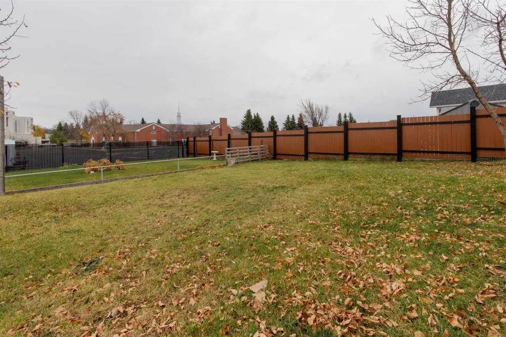 330 4 Street W