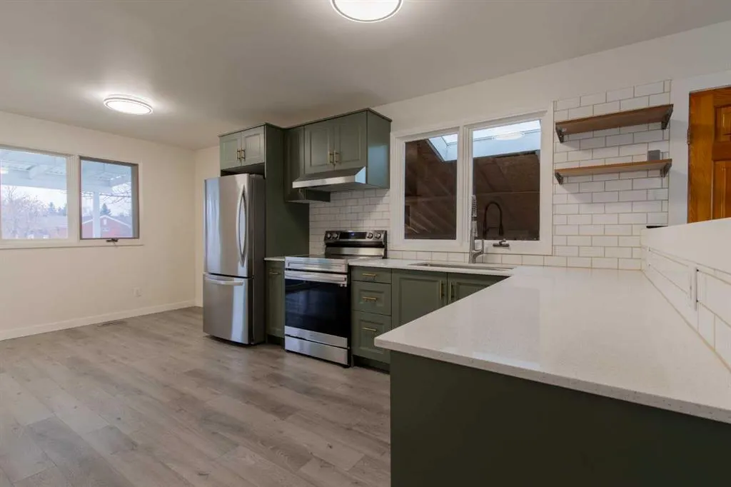 330 4 Street W