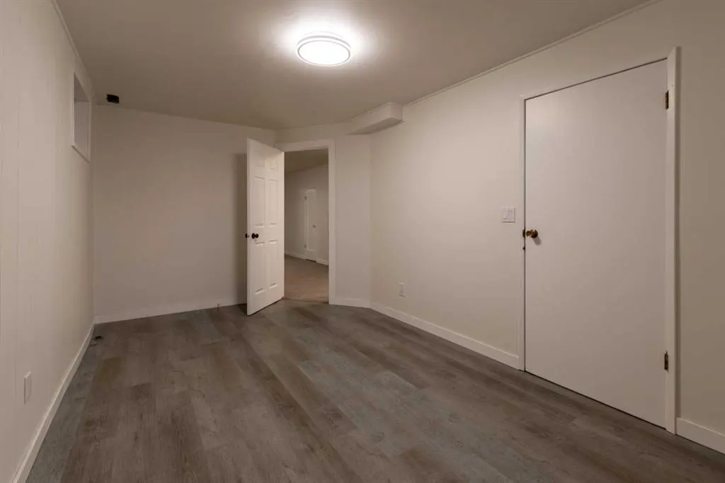 330 4 Street W
