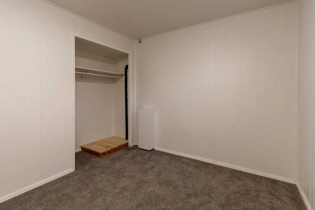 330 4 Street W