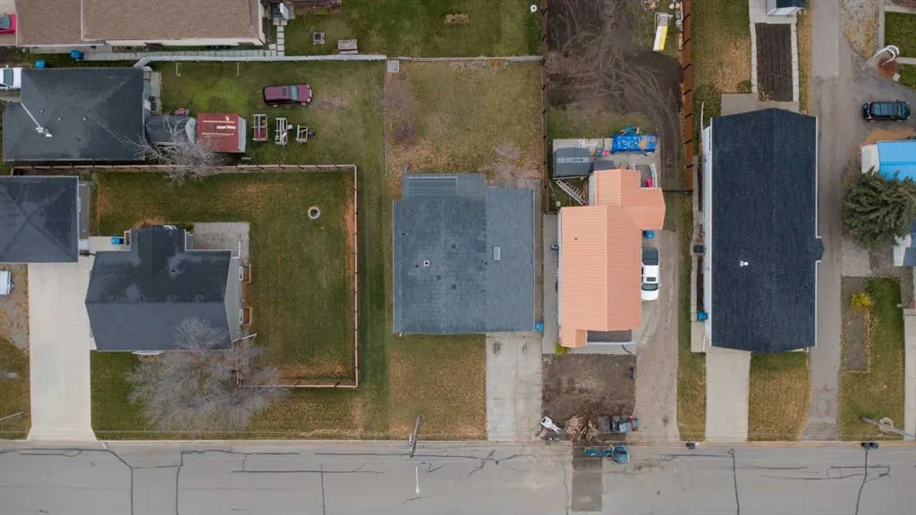 330 4 Street W