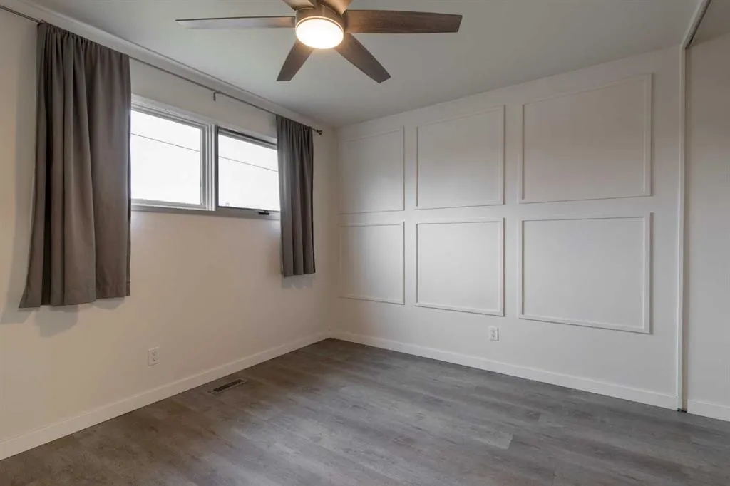 330 4 Street W