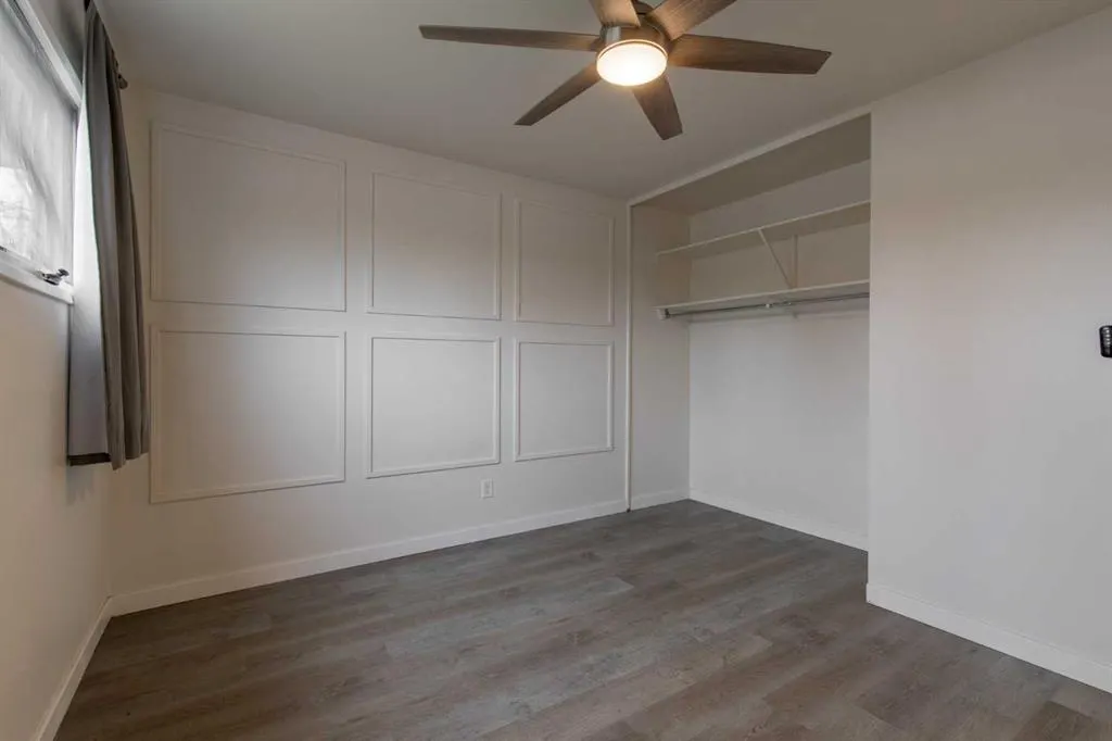 330 4 Street W