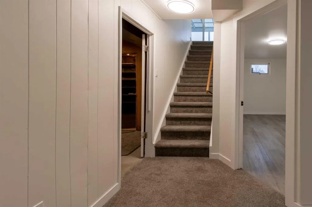 330 4 Street W