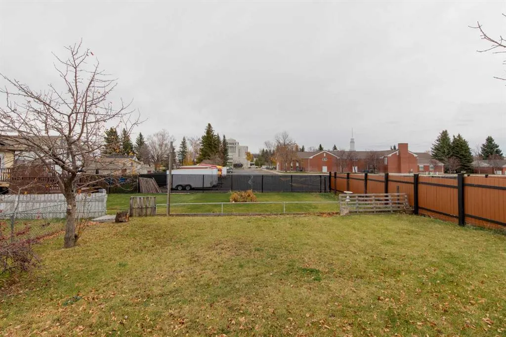 330 4 Street W