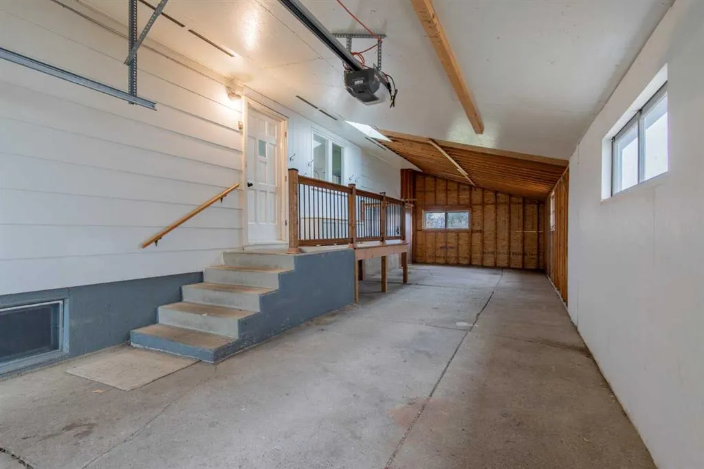 330 4 Street W