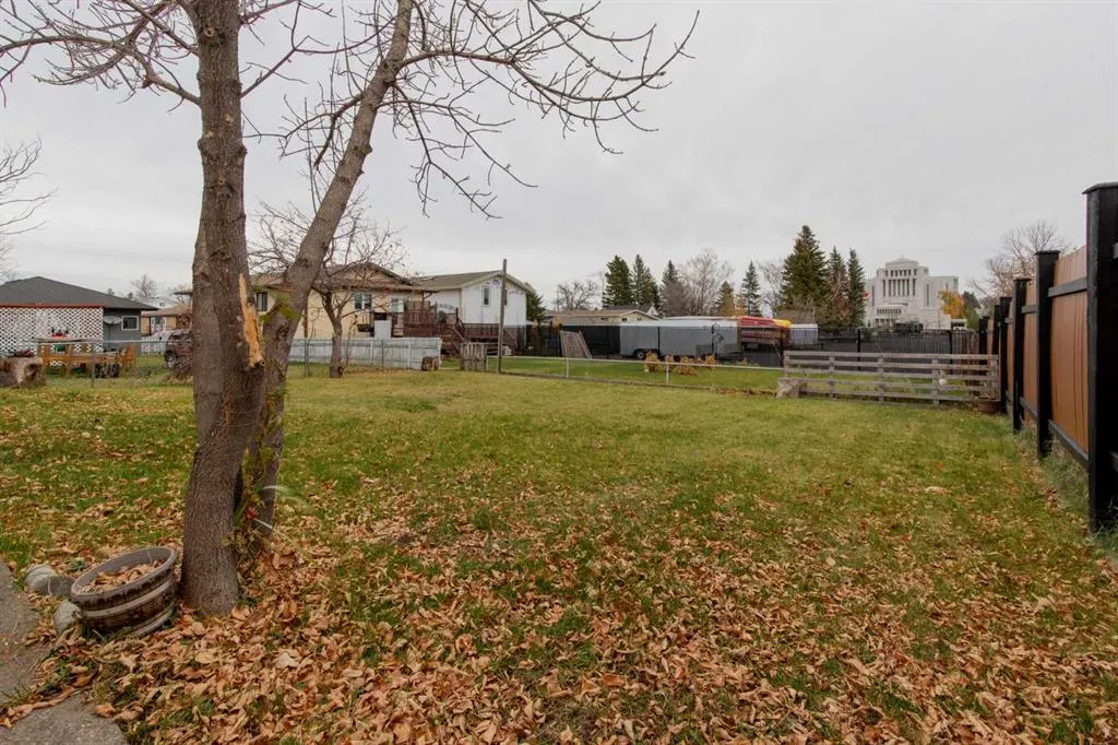 330 4 Street W