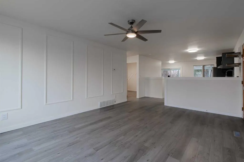 330 4 Street W