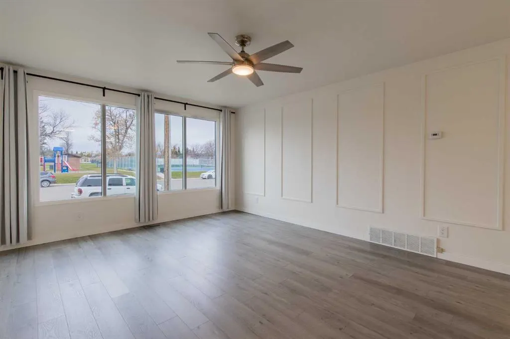 330 4 Street W