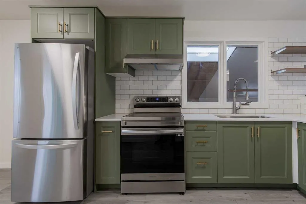 330 4 Street W