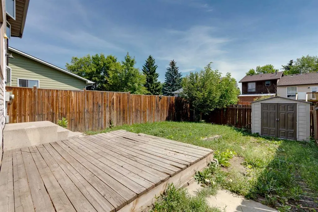 264 Templeview Way NE