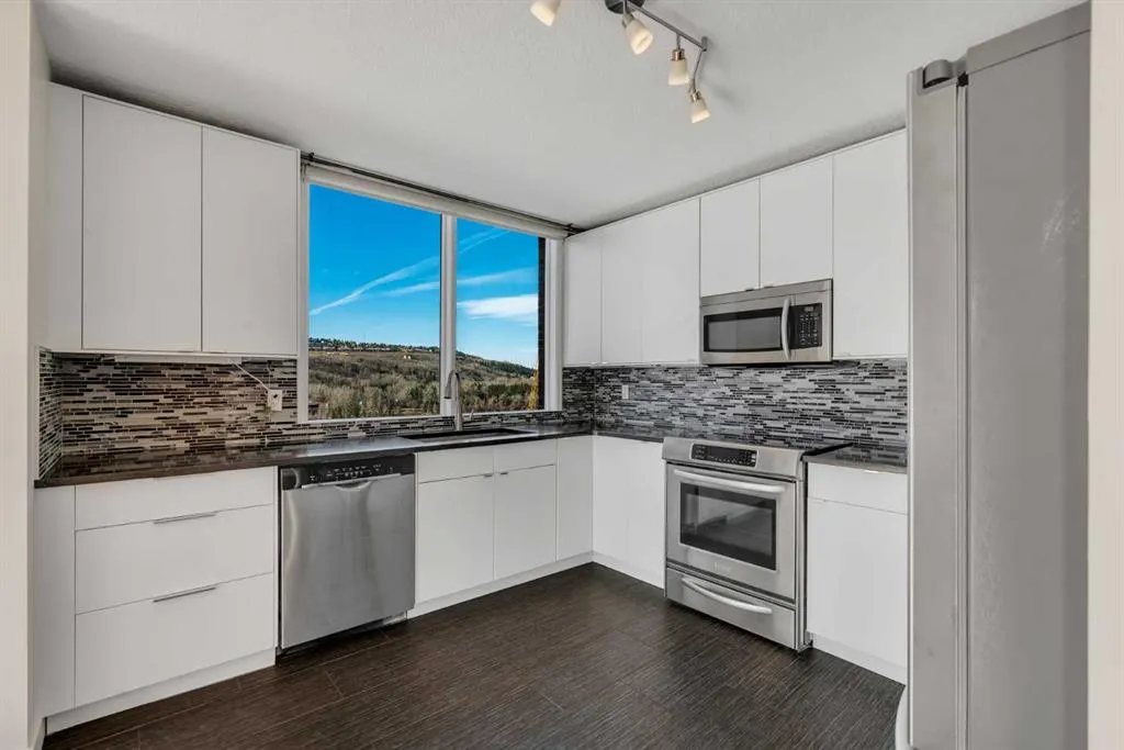 145 Point Drive NW #1108