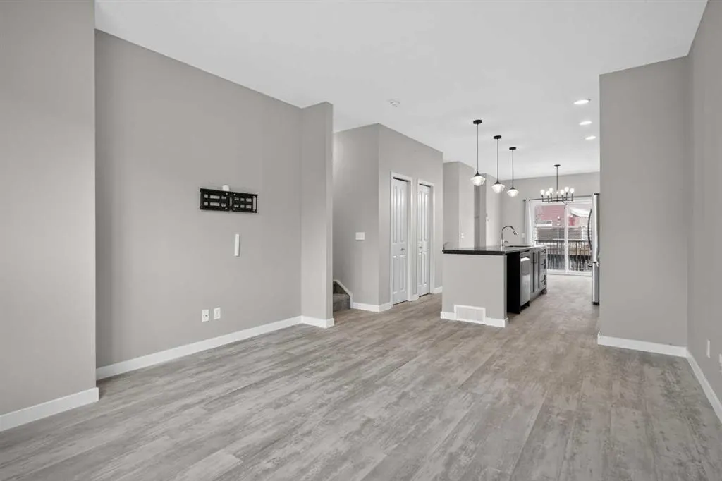 227 Copperpond Row