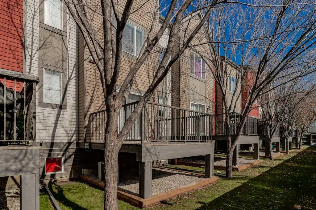 227 Copperpond Row