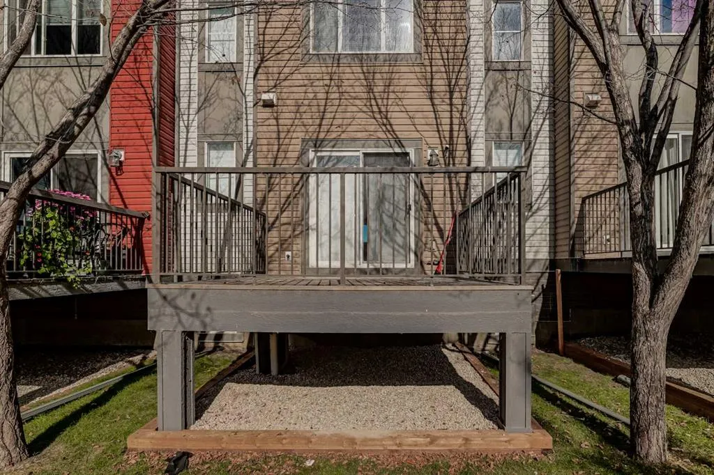 227 Copperpond Row