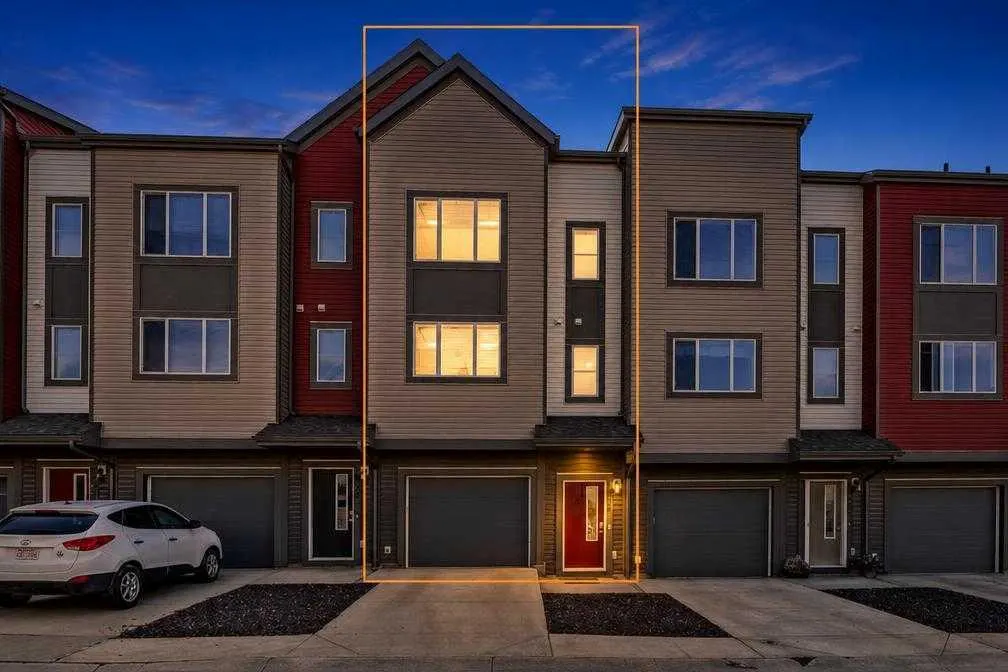 227 Copperpond Row