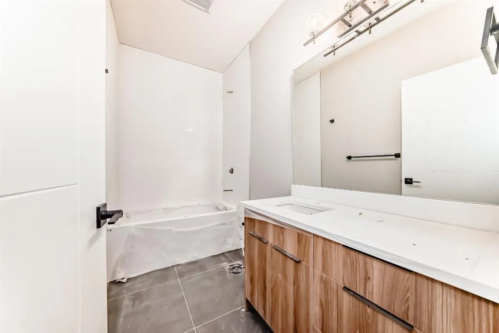 4 Heritage Mews